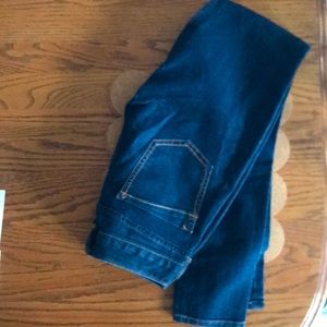 Express jegging. Dark Rinse. Size 00 regular.